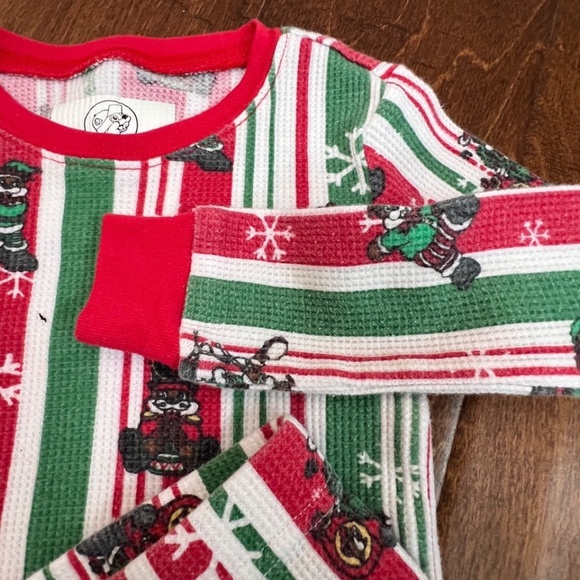 Buc-ees Two Piece Thermal Pajama Toddler 2T Christmas Holiday Lounge Wear Beaver - Picture 3 of 10